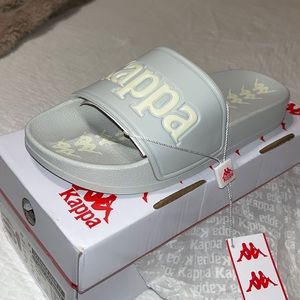 Kappa light grey off white slides size 4